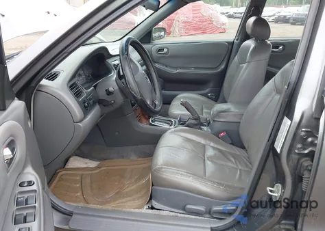 2001 Mazda 626 Es V6/Lx V6 z USA, uszkodzony, nr VIN 1YVGF22D715247829